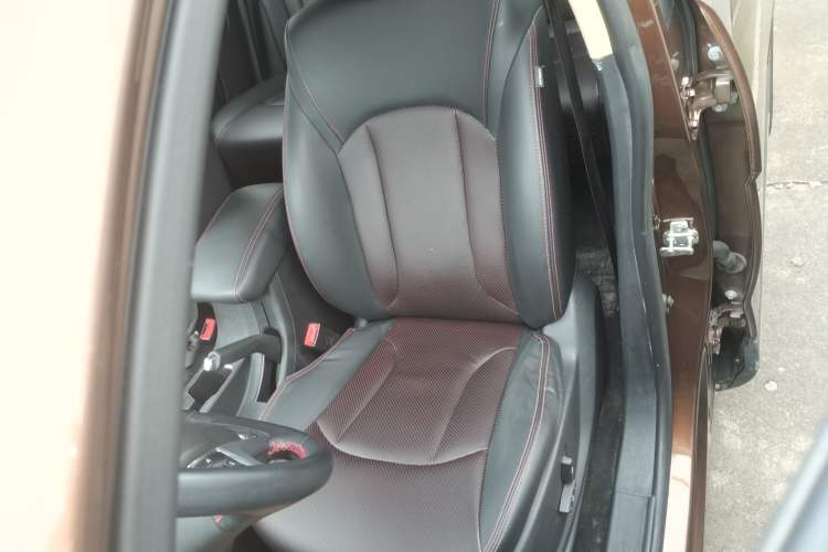 Used Baojun 560 2015 1.8L manual luxury version
