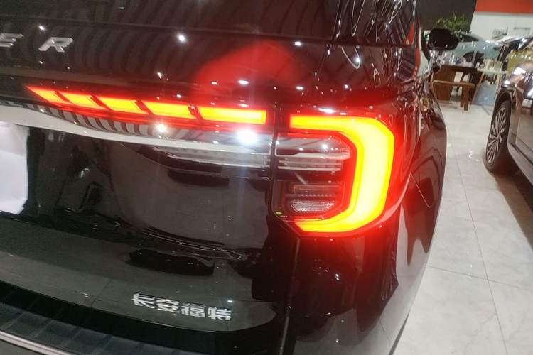 Used Ford Explorer 2023 EcoBoost 285 Four-Wheel Drive Titanium Edition 6 Seats