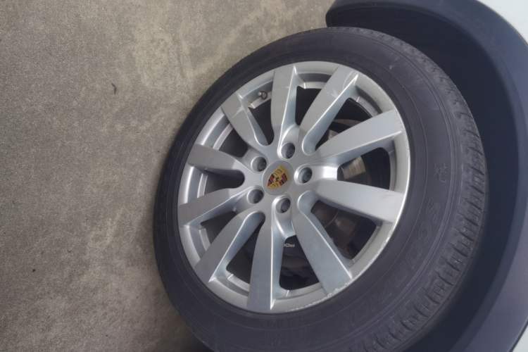 Used Porsche Cayenne 2014 Cayenne Platinum Edition 3.0T
