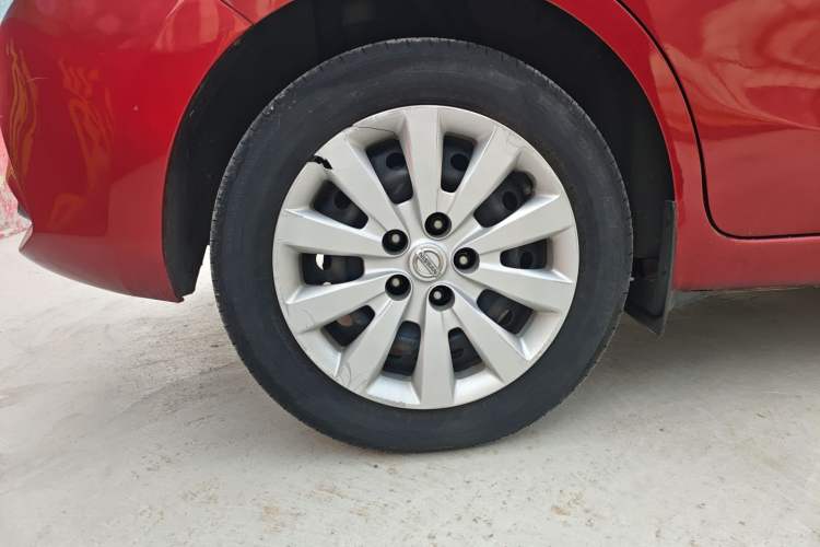 Used Nissan Tiida 2016 1.6L CVT Joyride Edition Exterior 5