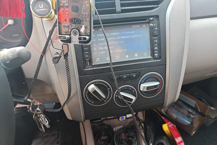 Used Venucia R50 2015 1.6L Manual Luxury Edition