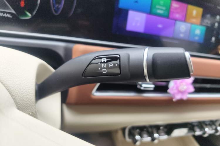 Used ORA Good Cat 2023 401 km Standard Range Luxury Version Lithium Iron Phosphate