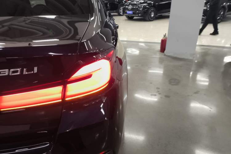 Used BMW 5 Series 2023 530Li xDrive M Sport Package Right Rear Taillight