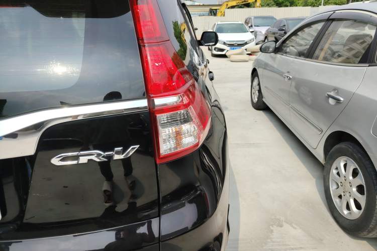 Used Honda CR-V 2016 2.0L Two-Wheel Drive Classic Edition