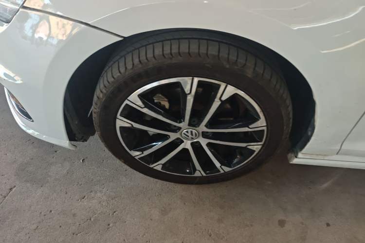 Used Volkswagen Golf 2016 1.4TSI Automatic R-Line