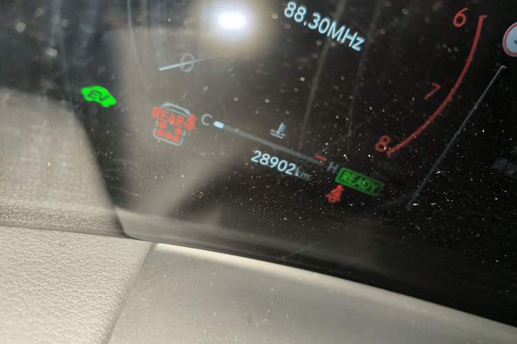 Used Lexus LM 2023 350h Seven-Seat Elegant Edition Odometer Close Up