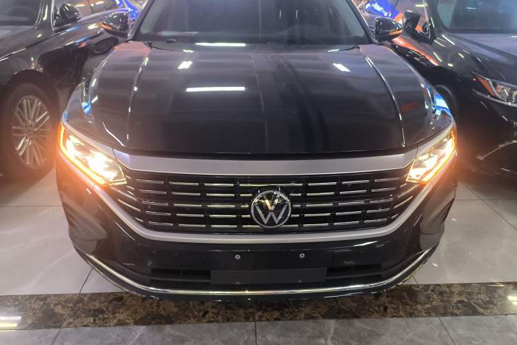 Used Volkswagen Passat 2025 Premium Version 380TSI Dragon Edition
