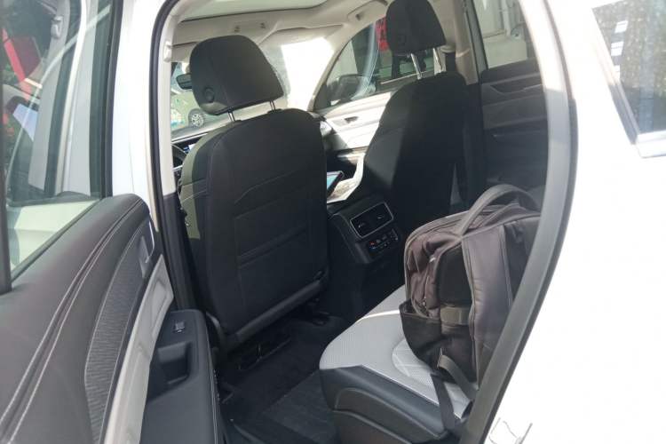 Used Volkswagen Tavendor 2023 380TSI Four-Wheel Drive R-Line Cruise Edition Left Rear Seat