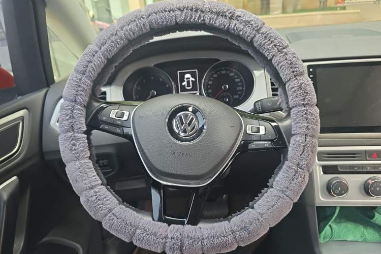 Used Volkswagen Golf Sportsvan 2016 230TSI Automatic Trend Edition
