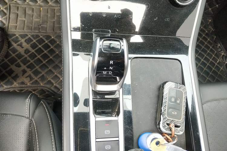 Used Chery Tiggo 8 2020 Facelifted Version 290TGDI Automatic Elite Edition Gear Lever