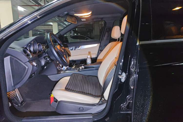 Used Mercedes-Benz C-Class 2011 C 200 Fashion Travel Edition
