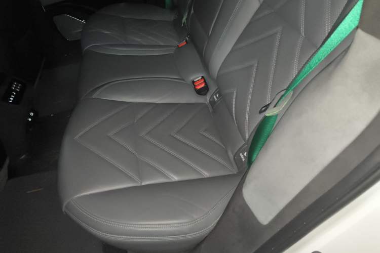 Used Zeekr 001 2022 Ultra-Long Range Dual-Motor YOU Version Left Rear Seat