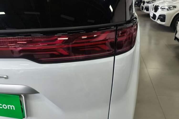 Used Denza D9 2022 DM-i 970 Four-Wheel Drive Prestige Model
