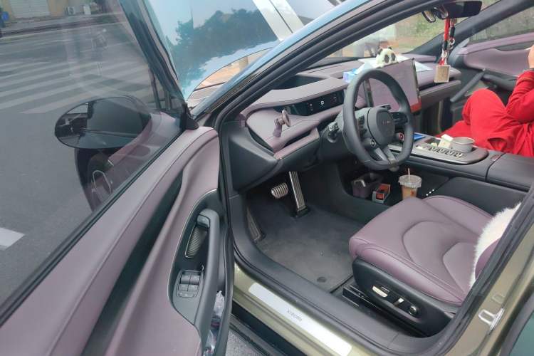 Used Xiaomi Auto SU7 2024 Four-Wheel Drive Ultra-Long Range Advanced Intelligent Driving Max Edition