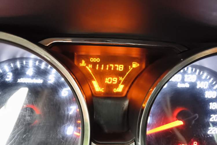 Used Nissan Livina 2013 JINRUI 1.6XV Manual Luxury Edition