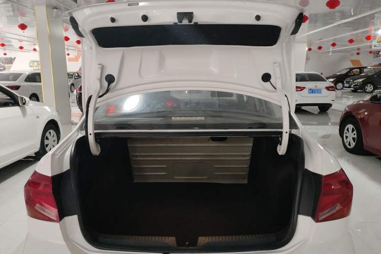 Used Volkswagen Jetta 2017 1.5L Manual Fashion Edition