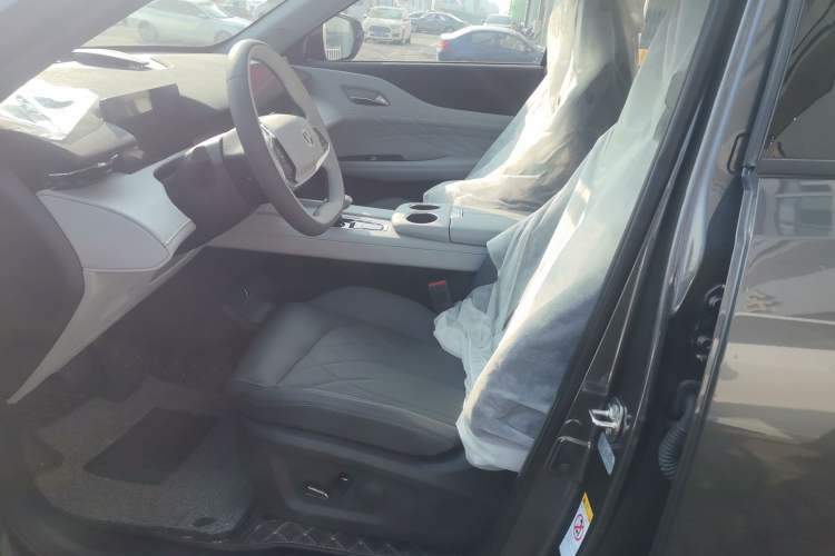 Used Changan UNI-Z New Energy 2025 Smart New Blue Whale 125km Battleship Edition