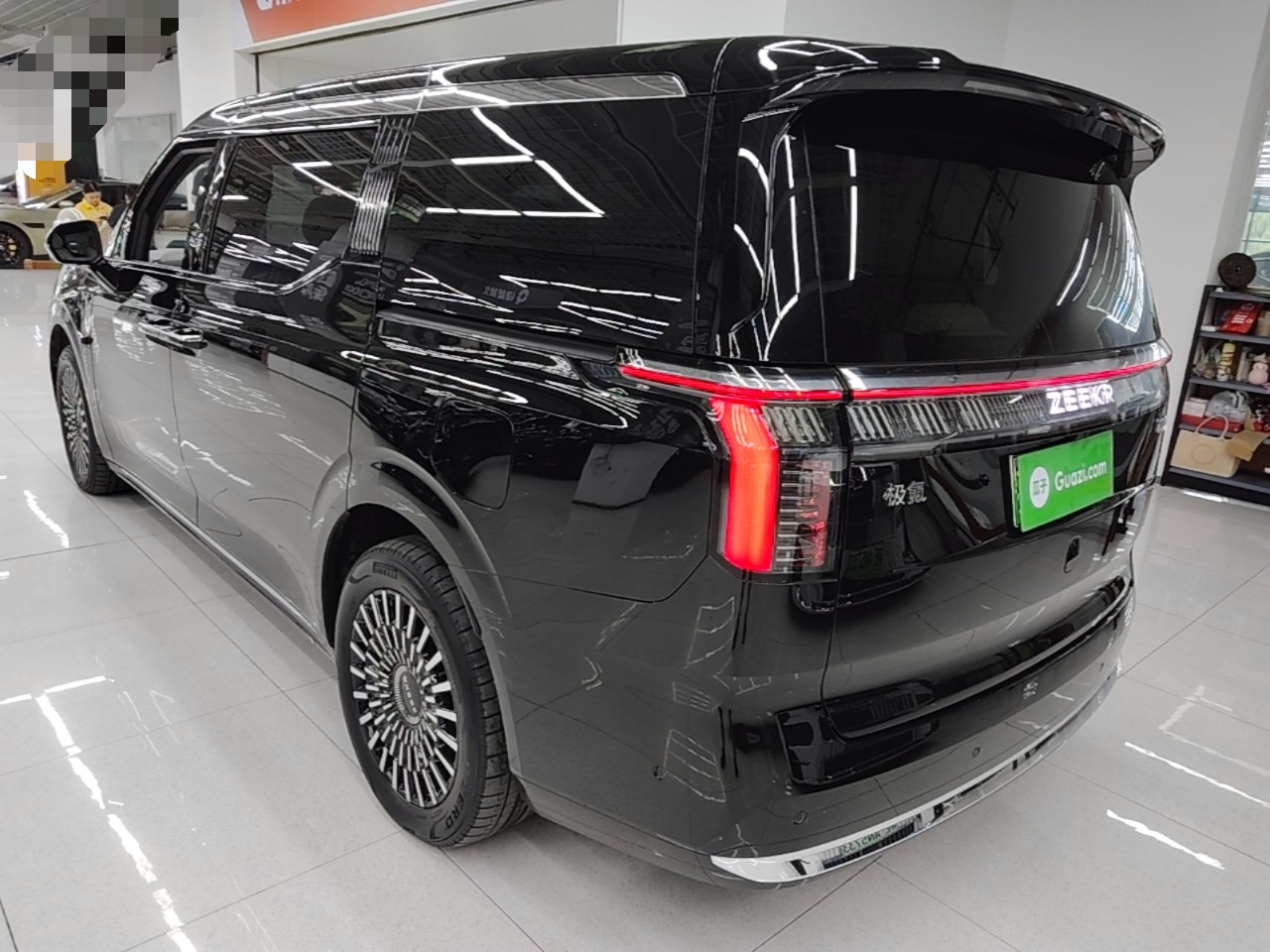 Zeekr 009 2024 Six-Seat Executive Version 4WD 108 kWh — снимка 4