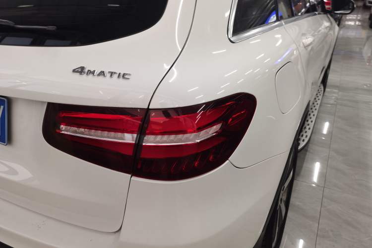 Used Mercedes-Benz GLC 2016 GLC 300 4MATIC Dynamic Model