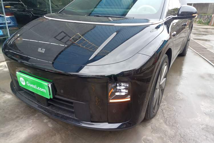 Used Li Auto Li Auto i6 2025 Model Four-Wheel-Drive Standard Type
