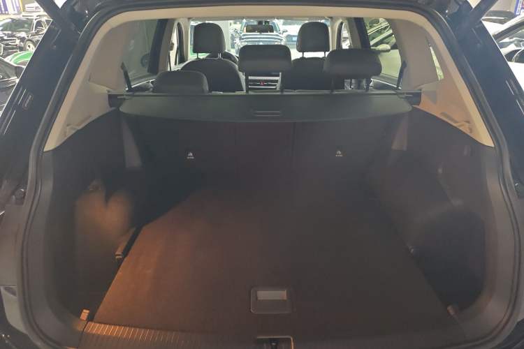 Used Volkswagen Tiguan L 2024 330TSI Automatic Two-Wheel Drive Smart Edition Trunk