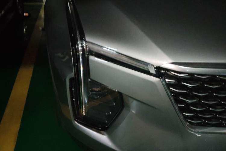 Used Cadillac XT4 2024 28T Two-Wheel-Drive Prestige Version