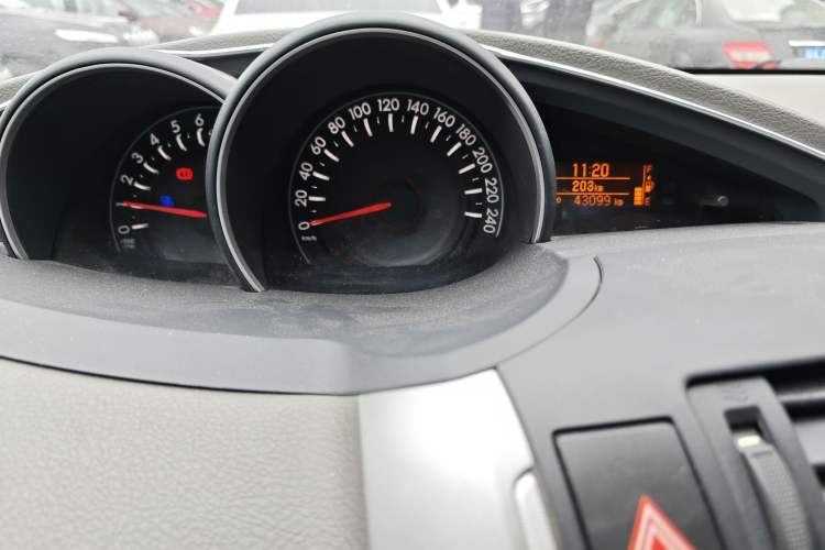 Used Toyota Verso 2015 180E CVT Crossover Edition
