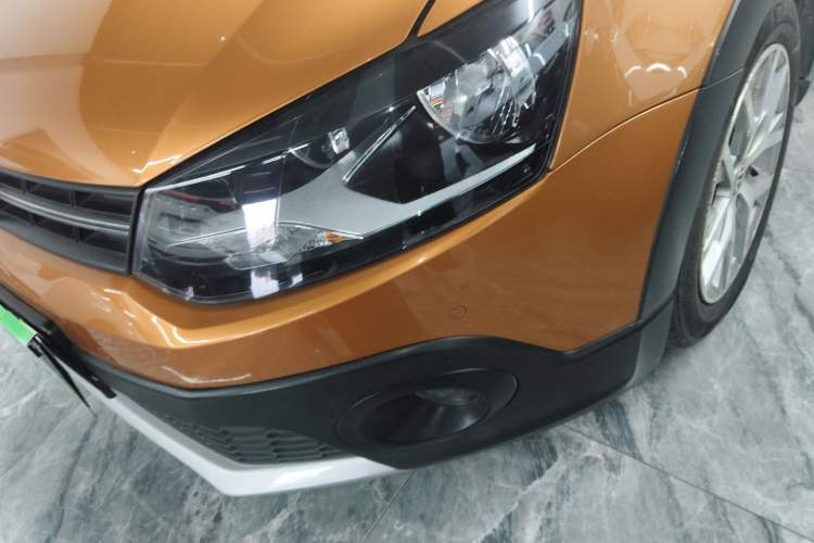 Used Volkswagen Polo 2014 1.6L Cross Polo Automatic
