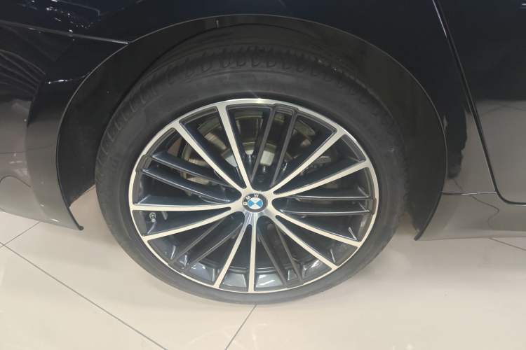 Used BMW 5 Series 2022 Second Facelift 530Li Leading Edition M Sport Package