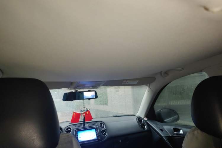 Used Volkswagen Tiguan 2015 1.8TSI Automatic Two-Wheel Drive Trend Edition Headliner