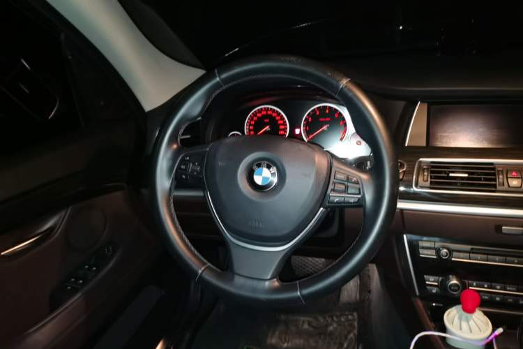 Used BMW 5 Series GT 2014 528i Luxury Edition