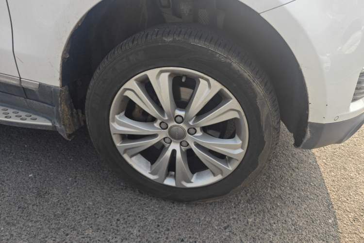 Used Haval H8 2017 2.0T Gasoline 4x4 Smart Enjoyment Version
