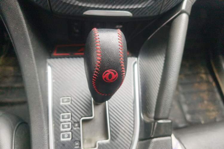 Used Dongfeng Aeolus AX7 2015 2.3L Automatic ZhiZun Version
