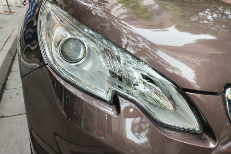 Used Peugeot 2008 2014 1.6L Automatic Fashion Edition Exterior 6