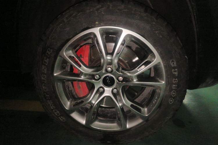 Used Jeep Grand Cherokee SRT 2012 6.4L SRT8 Right Front Wheel Hub