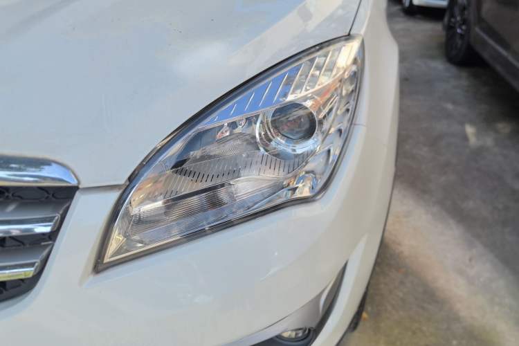 Used CHANGAN CS35 2016 1.6L Automatic Luxury Model China V Standard Left Front Headlight