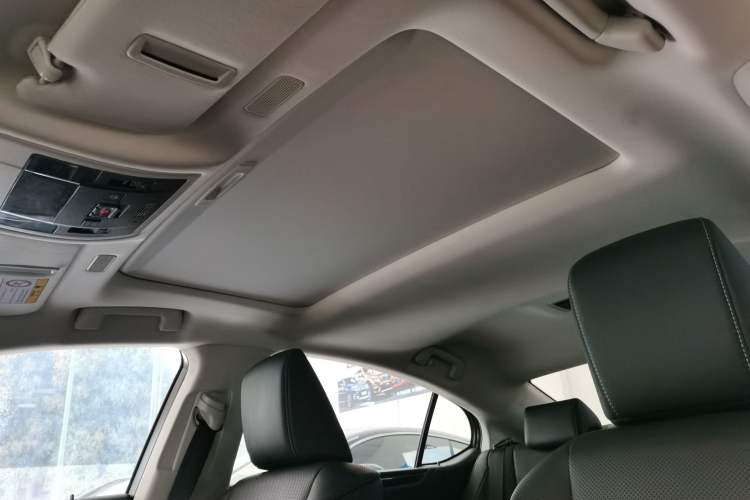 Used Lexus ES 2020 200 Excellence Edition
