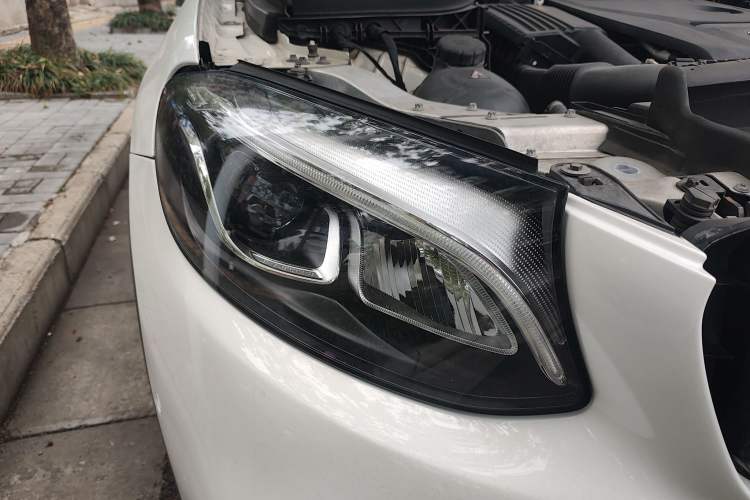 Used Mercedes-Benz GLC 2019 Facelift GLC 260 L 4MATIC Luxury Model Right Front Headlight