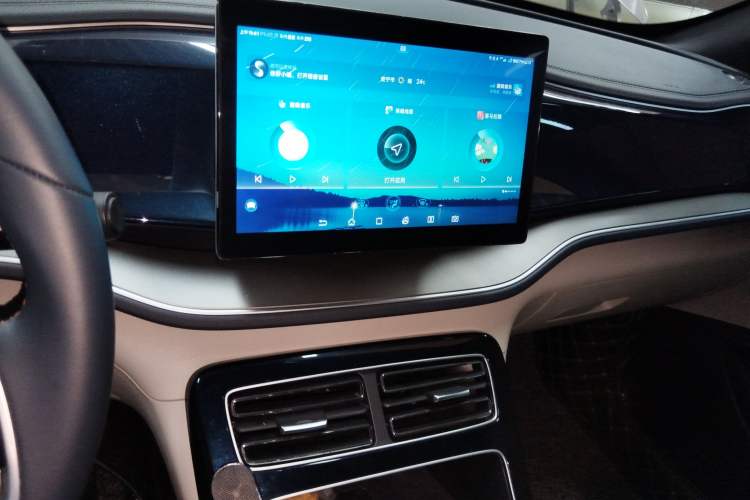 Used BYD Qin PLUS 2021 EV 400KM Luxury Model Audio And AC Panel