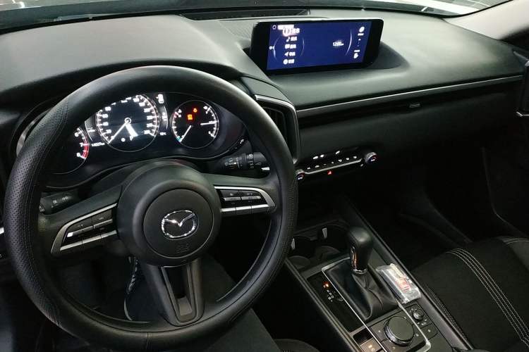 Used Mazda CX-50 2023 2.0L Leading Edition Center Console