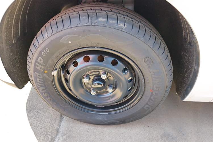 Used Wuling Hongguang New Energy 2024 All-Electric Model 300KM Practical Version
