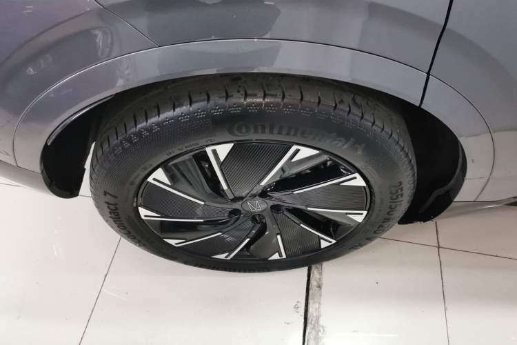 Used Avatr 07 2024 Max Extended-Range Edition Right Rear Wheel Hub