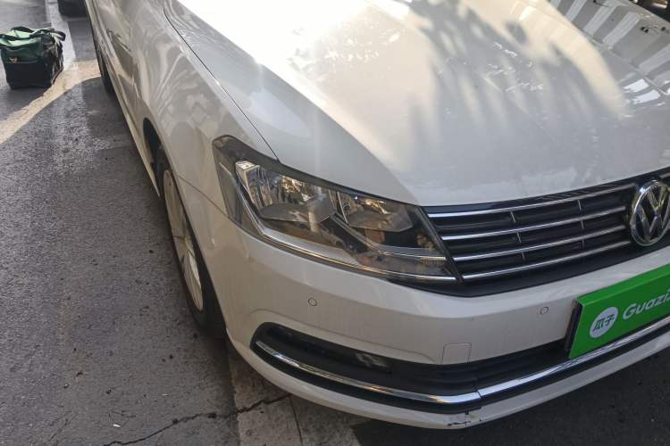 Used Volkswagen Lavida 2015 1.6L Automatic Comfort Edition
