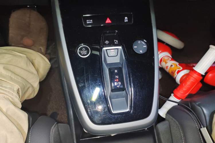 Used Audi Q5 e-tron 2023 40 e-tron Shining Edition Mecha Kit