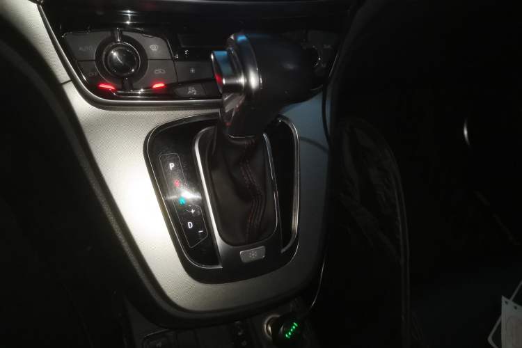 Used Haval H6 2017 Red-Label Sport Edition 1.5T Automatic Two-Wheel Drive Luxury Model Gear Lever