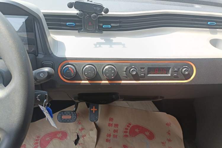 Used Wuling Hongguang MINIEV 2020 Freedom Version Lithium Iron Phosphate Audio And AC Panel