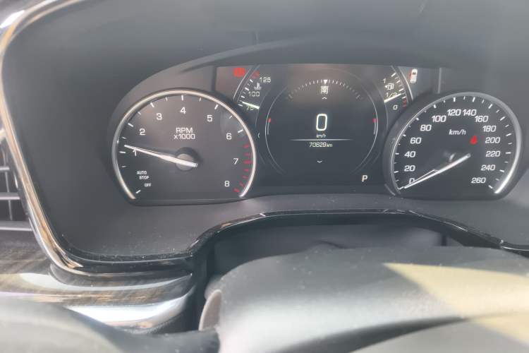 Used Cadillac XT5 2018 25T Luxury Model