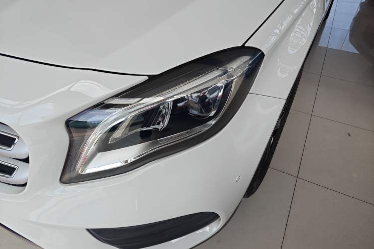 Used Mercedes-Benz GLA 2019 GLA 200 Fashion Model Left Front Headlight