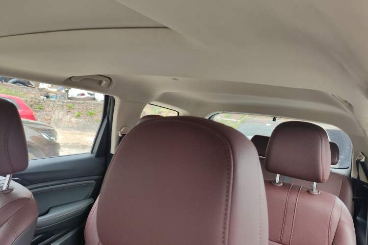 Used CHANGAN OSHAN A800 2017 1.5T Manual Luxury Model Headliner