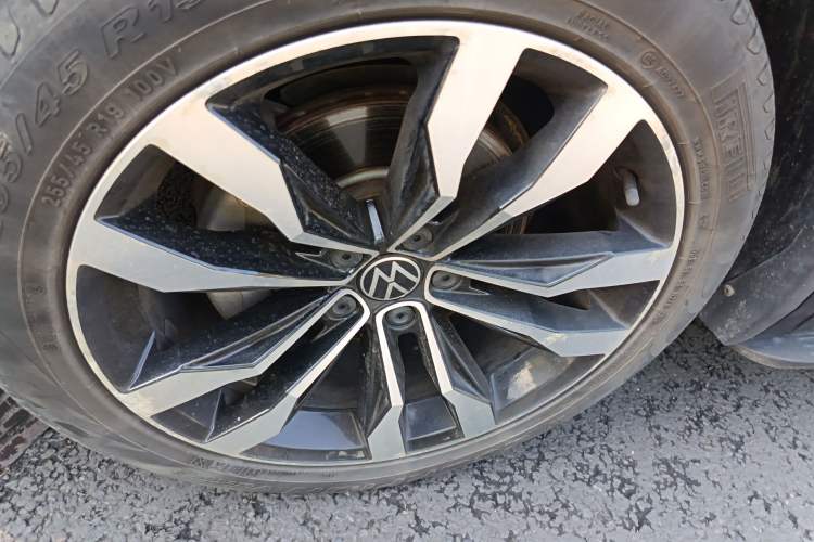 Used Volkswagen Tiguan L 2021 330TSI Automatic Two-Wheel Drive R-Line Enhanced Edition
